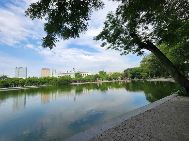 河内正念晨间 – 寺庙午餐