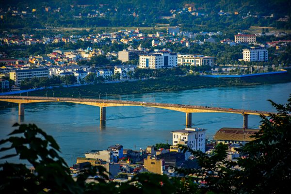 Hoa Binh y Aldeas Tribales 2025