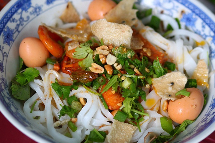 Soupe vietnamienne aux nouilles épaisses (bánh canh)