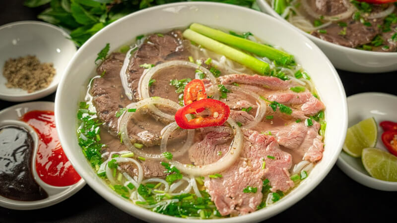 Nam Định est surnommée le berceau du phở bò.