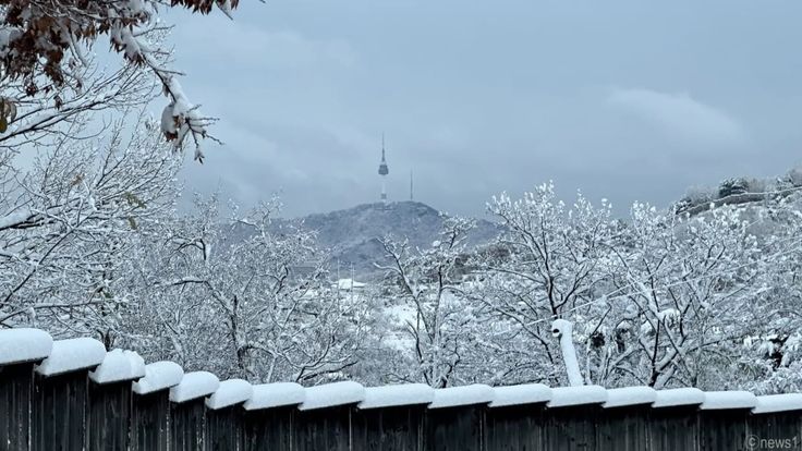 La neige recouvre la Corée du Sud en hiver