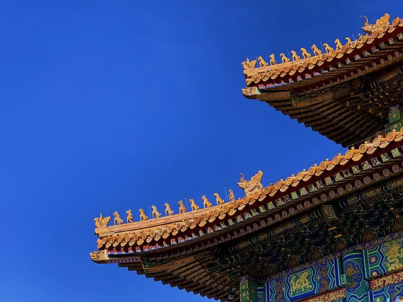 Les toits des bâtiments de Tử Cấm Thành sont décorés avec une grande finesse.