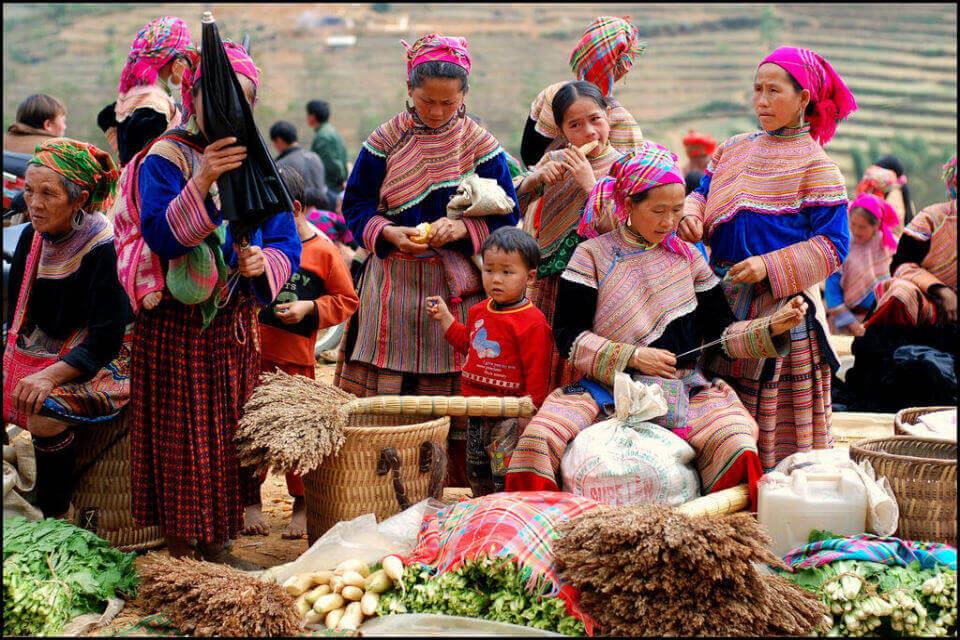 Mercato settimanale di Sapa.