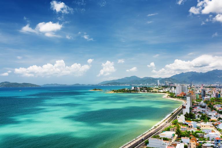 Nha Trang è benedetta dalla natura con una costa lunga 19 km.