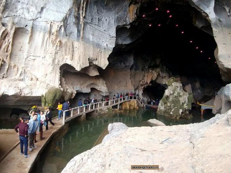 Grotta Thac Bo