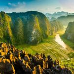 Dalla cima del monte Mua, i visitatori possono ammirare il paesaggio mozzafiato di Ninh Binh.