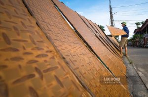 フンイエン県ドゥダイ村を訪れ、伝統的なライスペーパー作りを体験しましょう。写真：トロン・クン