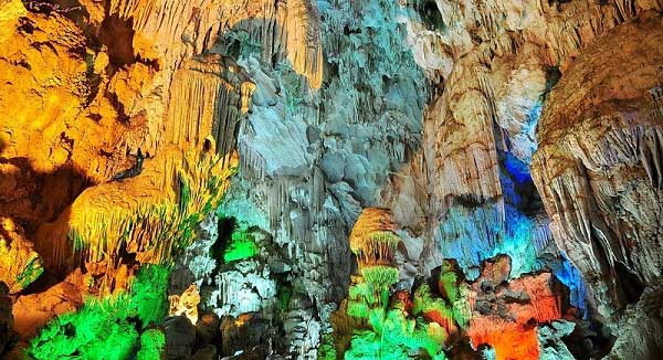 Caves to Explore In Halong Bay