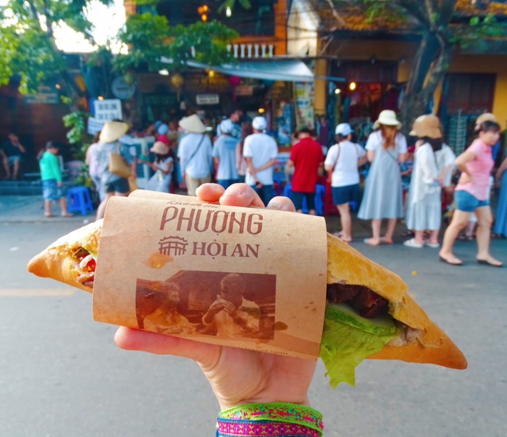 famous street dishes in Hoi An