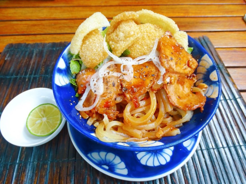 famous street dishes in Hoi An