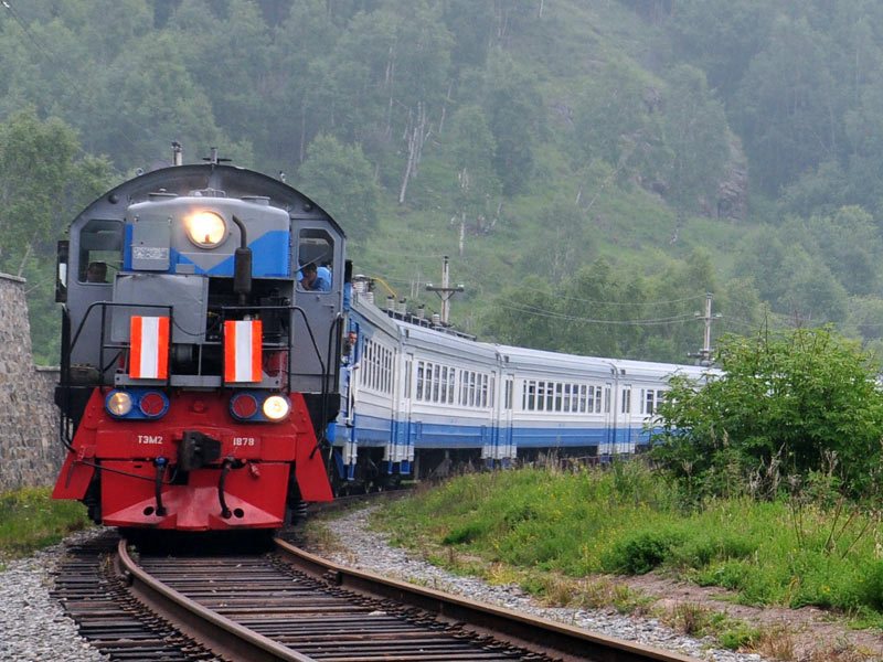 Trains siberian. Транссибирская магистраль. Поезд в Сибири. Trans Siberian поезд. Маленький поезд в Сибири.