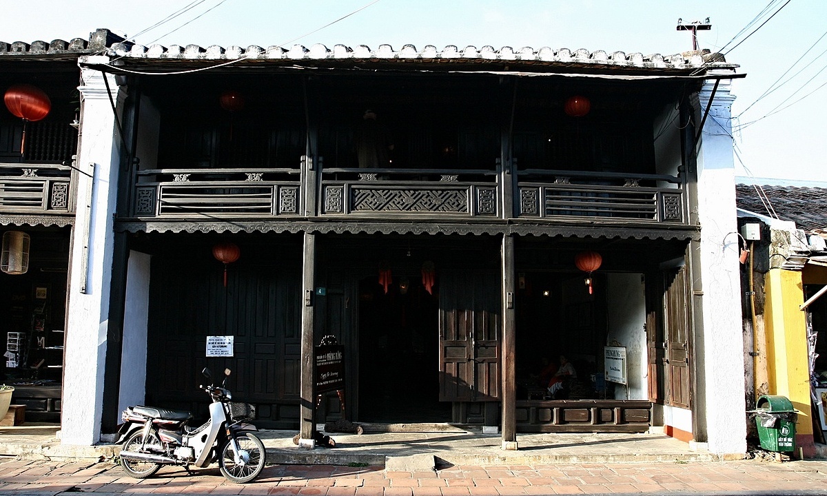 Phung Hung Ancient House.