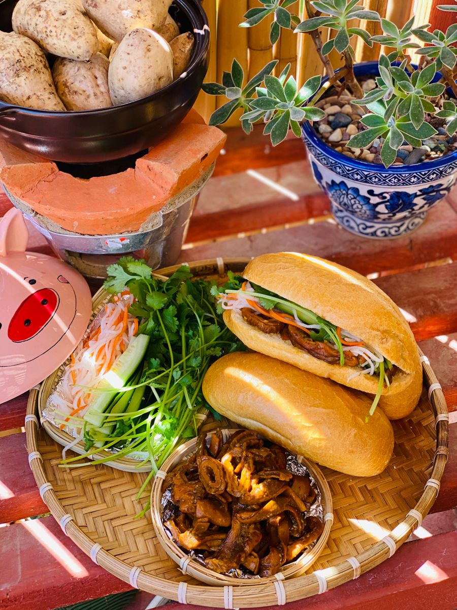 A variety of fresh, clean vegetables combined in bánh mì