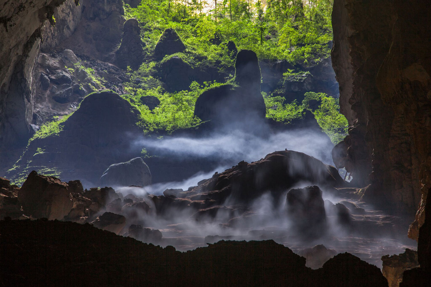Son Doong Cave, Quang Binh was first discovered in 1991 by Ho Khanh.