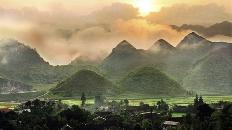 núi đôi cô tiên Hà Giang